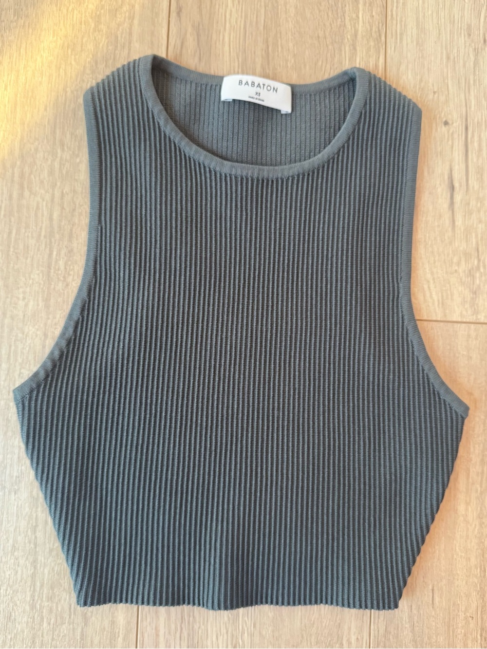Babaton Sculpt Knot Crop Top - Charcoal Grey